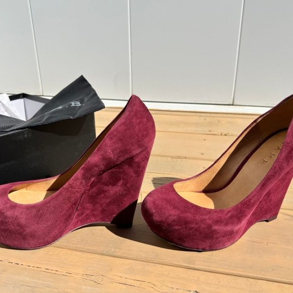 L.A.M.B PLUM Burgundy Suede Platform Wedges - Picture 3 of 5